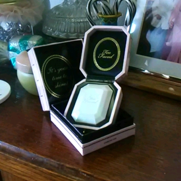 Too Faced Diamond Highlighter